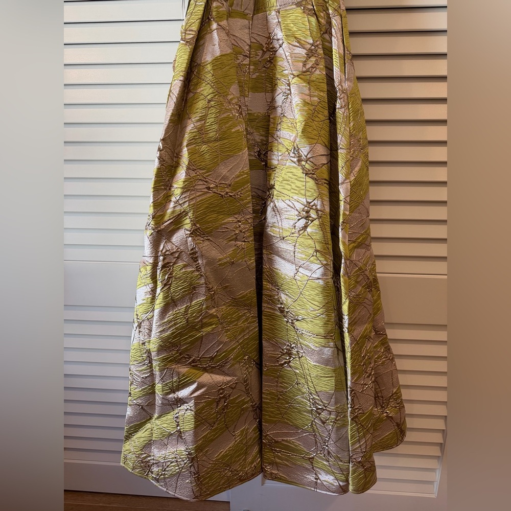 *NWT* Mac Duggal Lemon Green Metallic V-Neck Maxi Gown - Picture 14 of 16